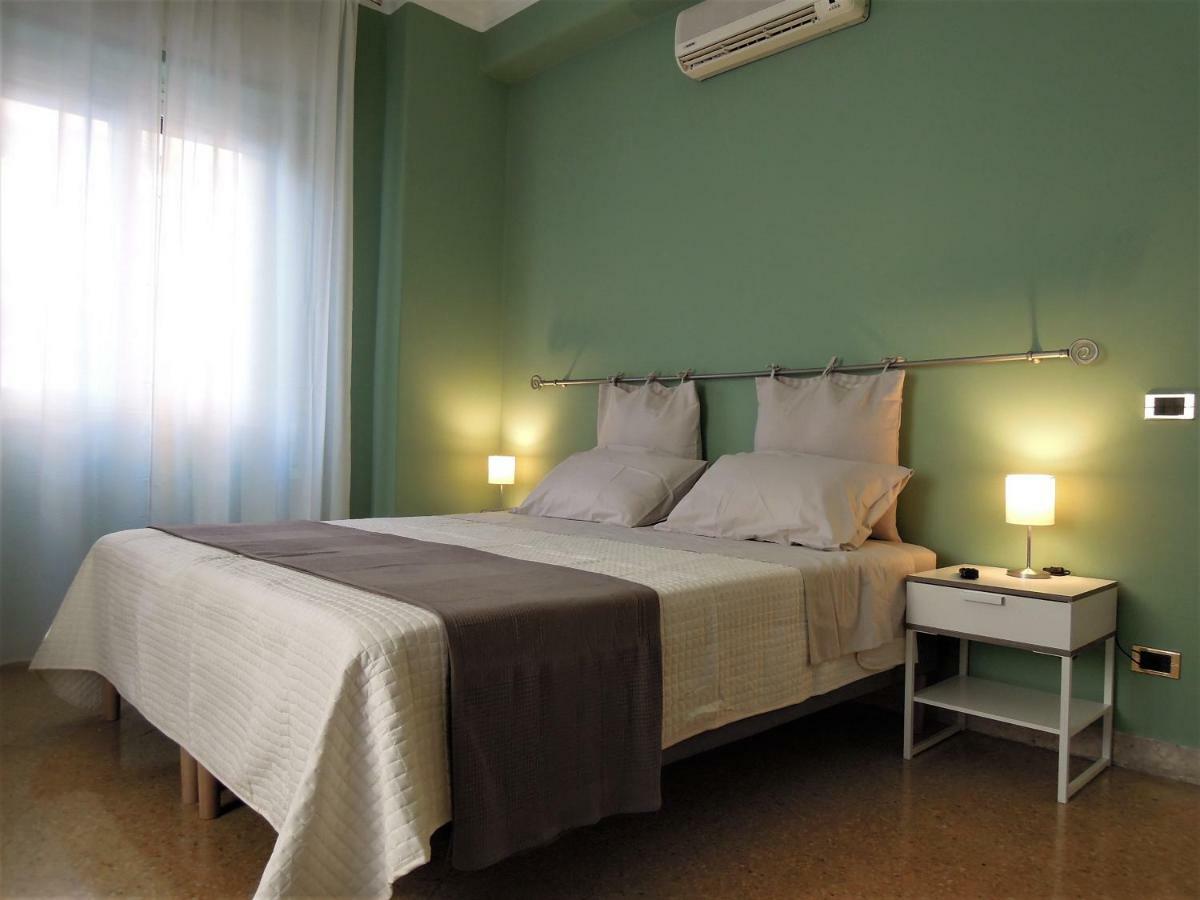 Elera Holiday Apartment Palermo Bagian luar foto